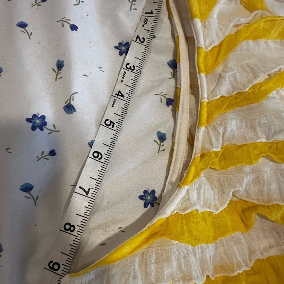 Susan Graver 2XL Yellow White Layered Ruffle Striped Sleeveless Flowy Blouse. - Picture 5 of 9